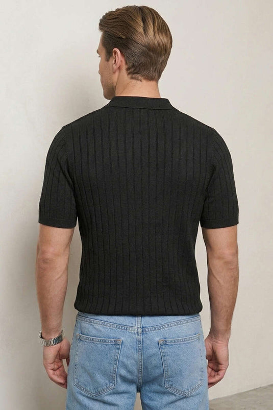 T-shirt homme noir à col polo avec demi-fermeture éclair