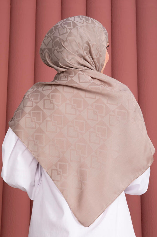 سلسلة شال جاكار برسومات فاخرة باللون البيج