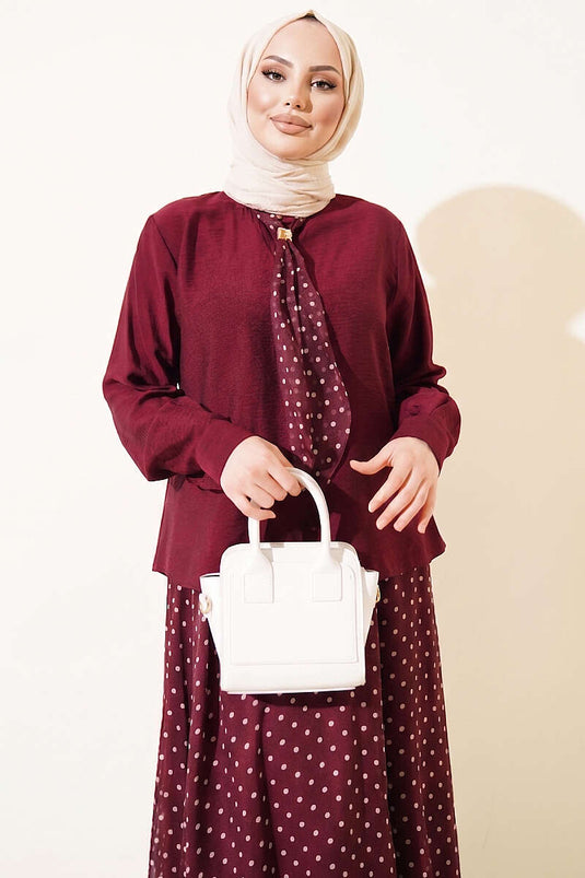 Bordeaux tweedelige set met rok en sjaal met polkadotprint
