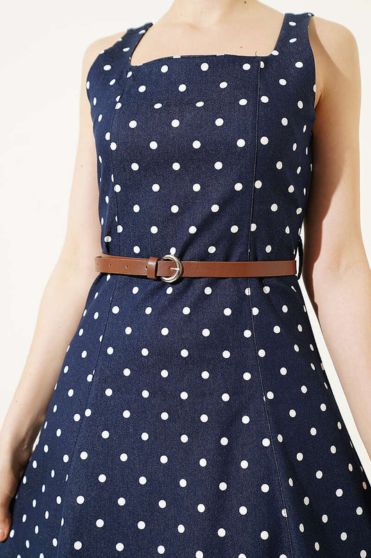 Abito con cintura e motivo a pois blu scuro