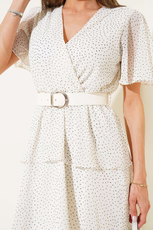 Weißes, gepunktetes, mehrlagiges Mini-Chiffonkleid mit Gürtel und Lagen