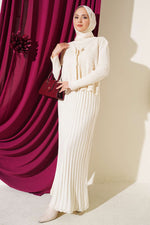 Robe En Tricot Longue À Détails Noués Et Ornements