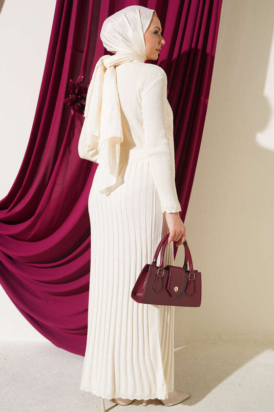 Robe En Tricot Longue À Détails Noués Et Ornements