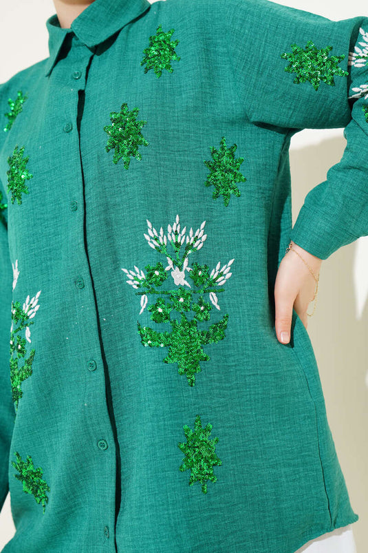 قميص مطرز بالترتر باللون الأخضر