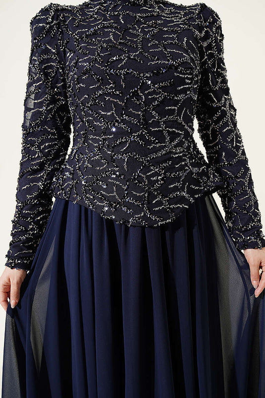 Abito da sera blu navy con paillettes e perline ricamate
