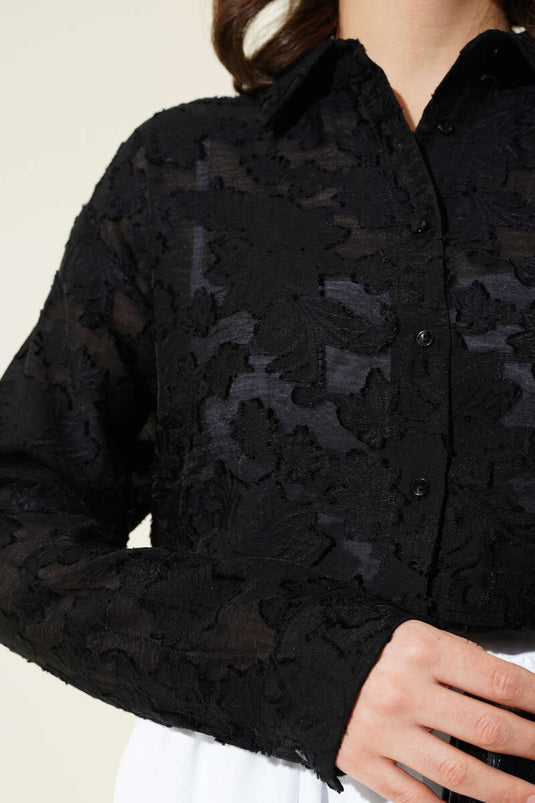 Chemise transparente noire à motif floral avec franges