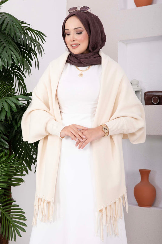 Beige Gebreide Poncho Met Franjes Op De Mouwen