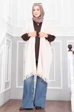 Cape En Tricot À Franges Beige