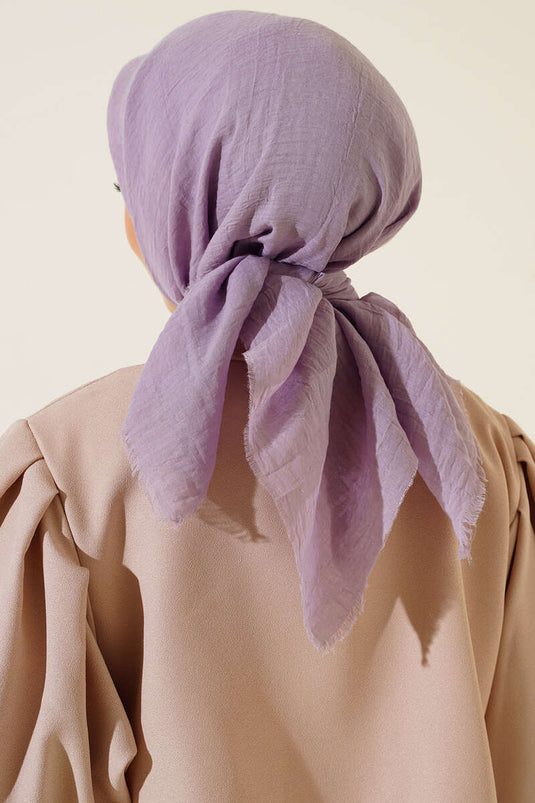 Fringed Model Lilac Ayrobin Scarf