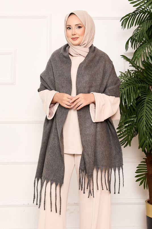 Châle à pompons, couleur fumée