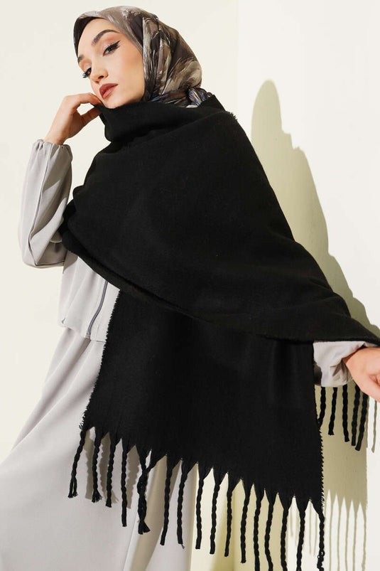 وشاح كتف ناعم مزين بشرابات أسود