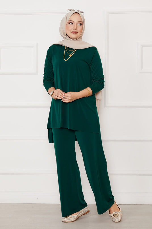 بدلة ساندي من قطعتين بتصميم كاجوال بلون زمرد