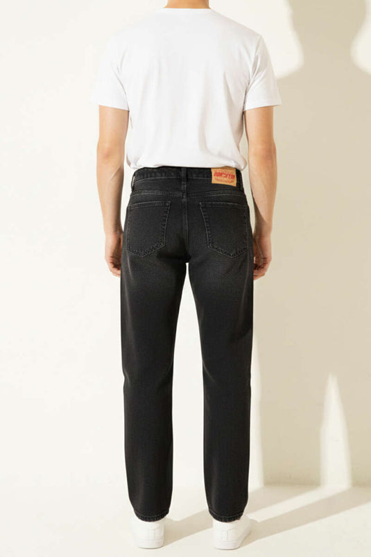 Pantalon en jean pour homme coupe droite, jambe tubulaire, couleur fumée