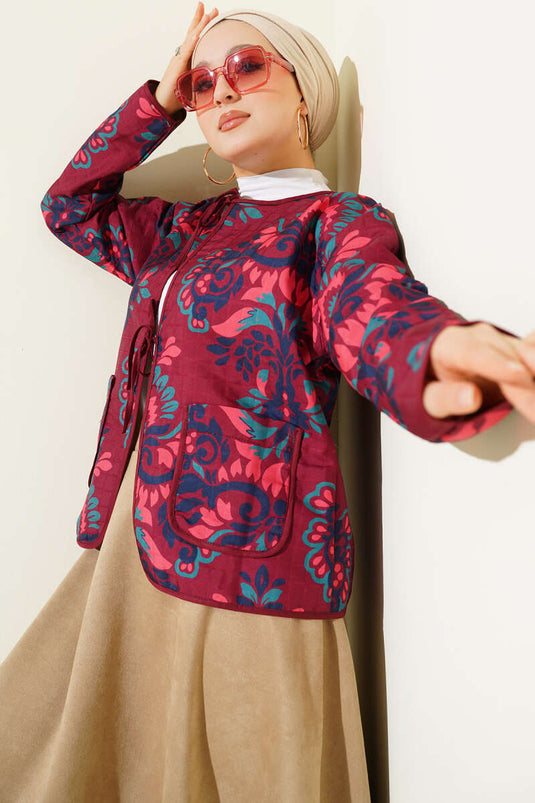 Veste courte matelassée à motif rétro bordeaux