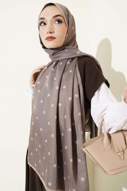 وشاح بنقشة نقاط البولكا الكلاسيكية بلون بيج رملي