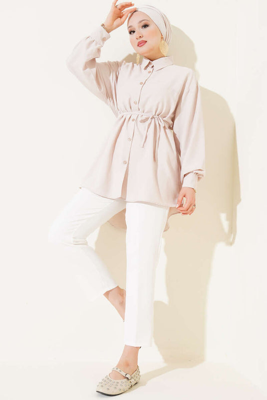 قميص مع حزام حبل مخيط باللون البيج