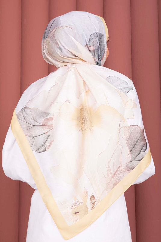 Série de foulards à motif rose jaune