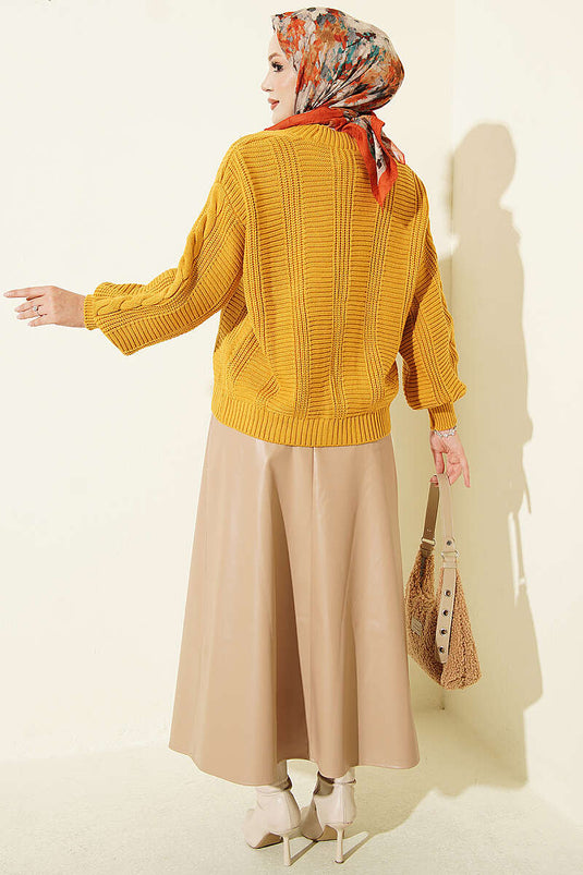 Kurzer Senf-Button-Strickcardigan