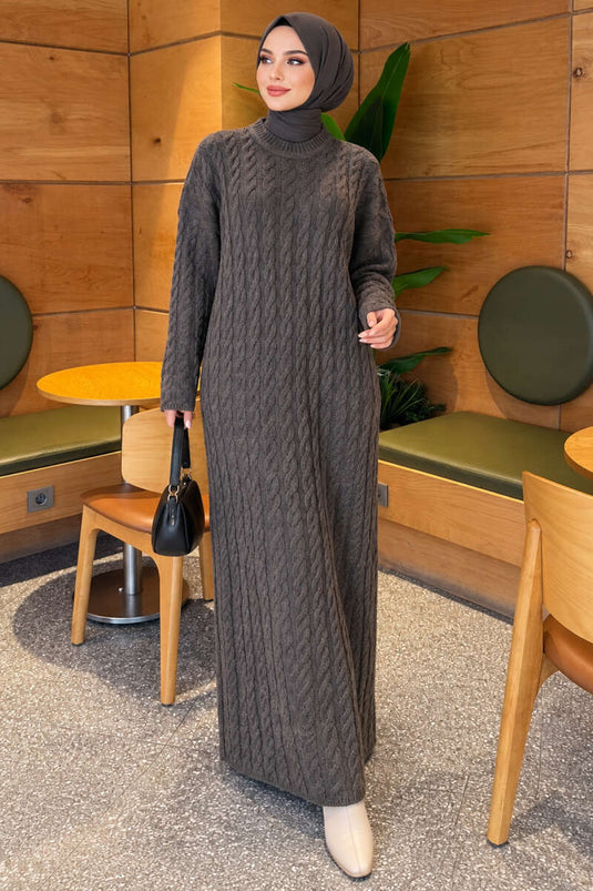 Robe En Maille Basique À Tresses Et Couleur Anthracite