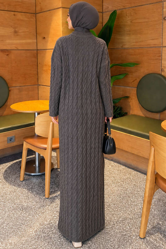 Robe En Maille Basique À Tresses Et Couleur Anthracite