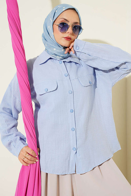 Chemise En Mousseline Bleue À Fausses Poches Et Boutons