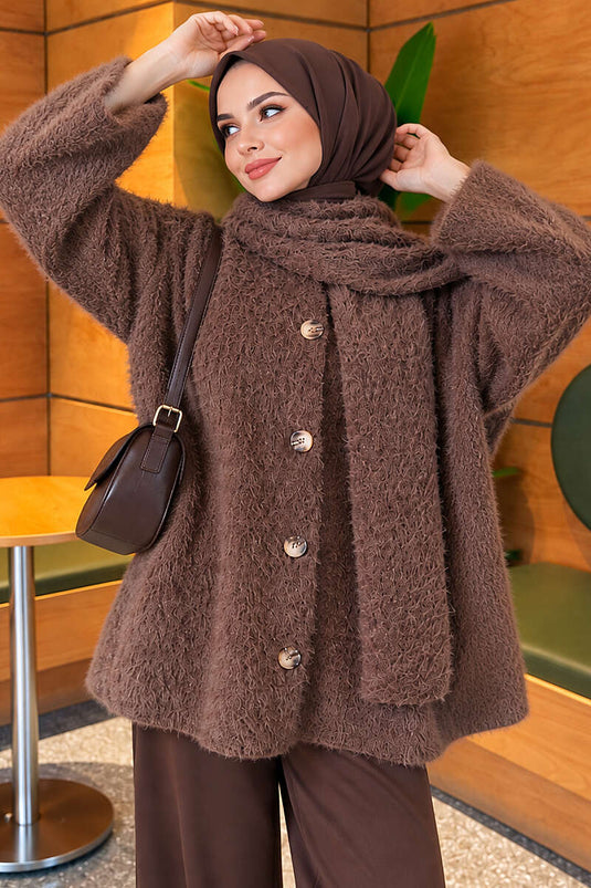 Cappotto Con Bottoni E Scialle Con Barba In Visone
