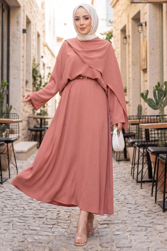 Ensemble trois pièces avec jupe et détail foulard couleur poudre