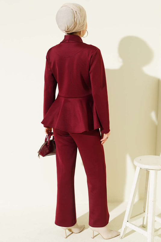 Combinaison deux pièces bordeaux en néoprène à col châle et boutons