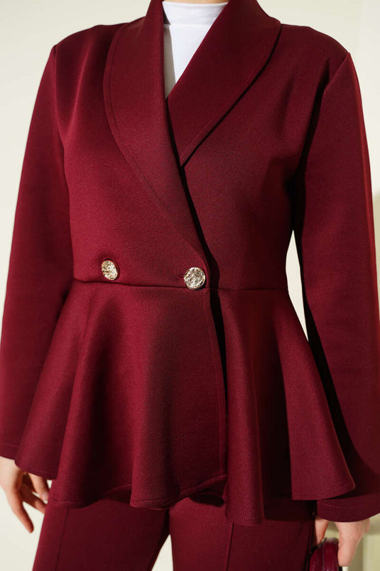 بدلة غوص من قطعتين مع ياقة شال وأزرار باللون العنابي