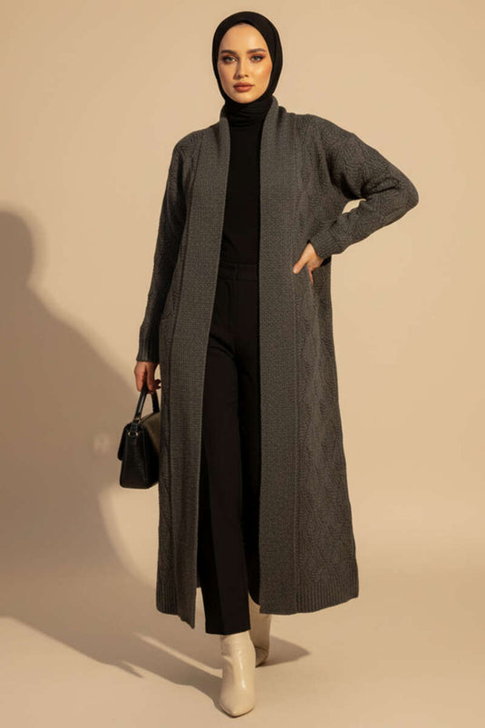 سترة محبوكة طويلة بياقة شال وبنقشة منسوجة باللون الدخاني