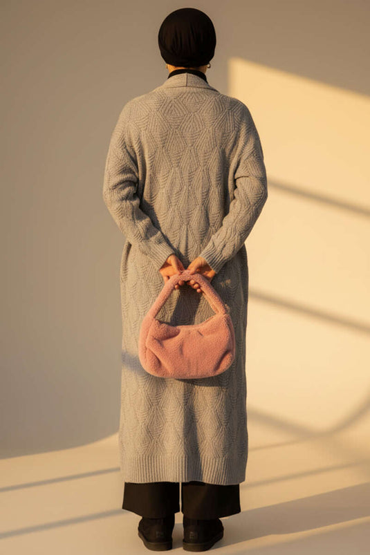 Cardigan long en maille à col châle et motifs gris