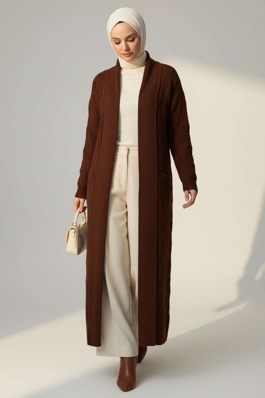 Cardigan long en maille à col châle et motifs marron