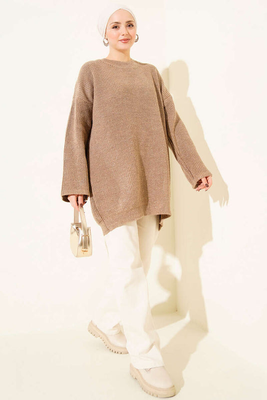 تونيك واسع بياقة دائرية لامعة بلون اللاتيه