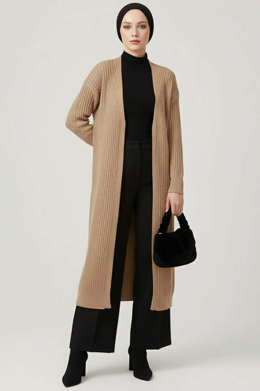 Gilet long côtelé ample couleur latte