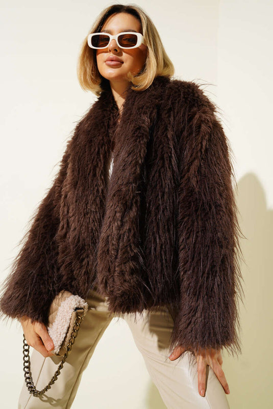 Loose-fitting coat with fur detail, brown.