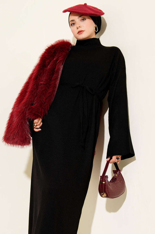 Robe décontractée en tricot avec ceinture noire