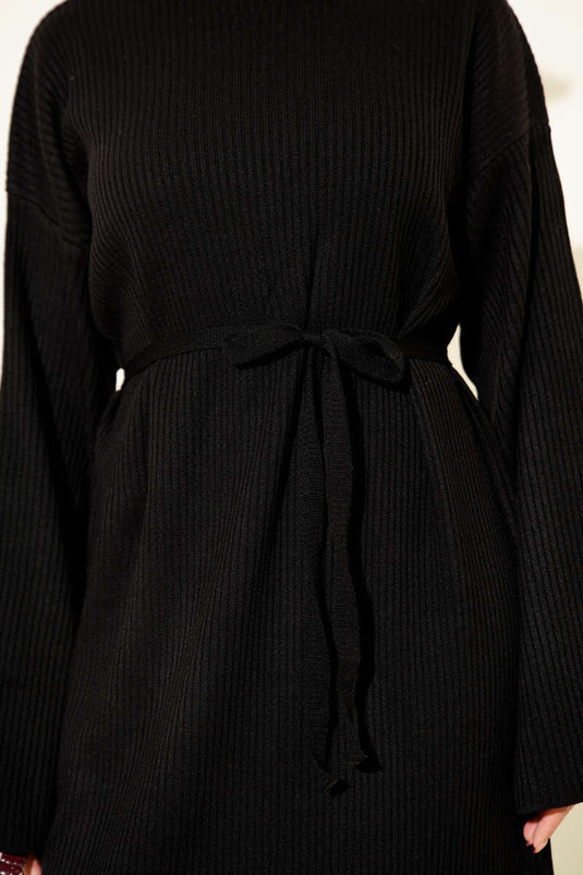 Robe décontractée en tricot avec ceinture noire