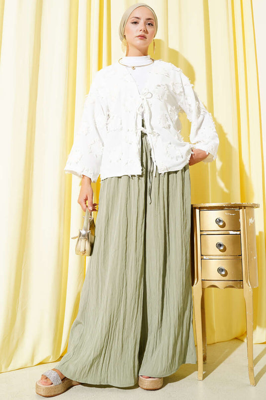 Kimono décontracté à pompons blancs