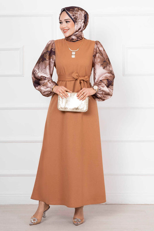 Robe Hijab Longue En Satin Avec Manches Châles Marron