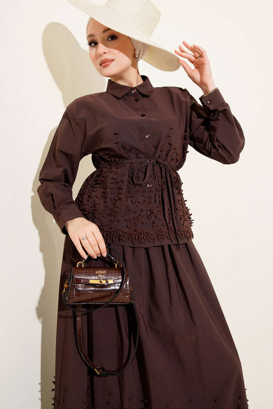 Dubbel Set met Klimopreliëf en Rokje Bruin