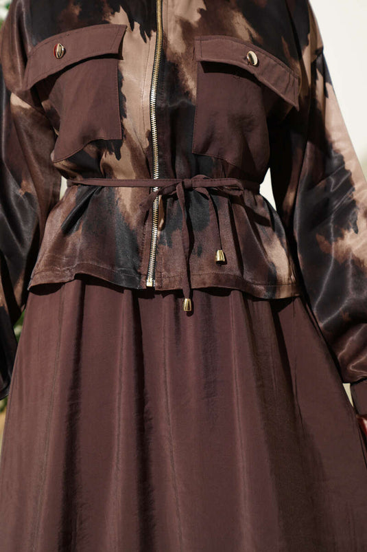 Completo con Blusa e Gonna in Satin con Tasca sul Petto, Marrone