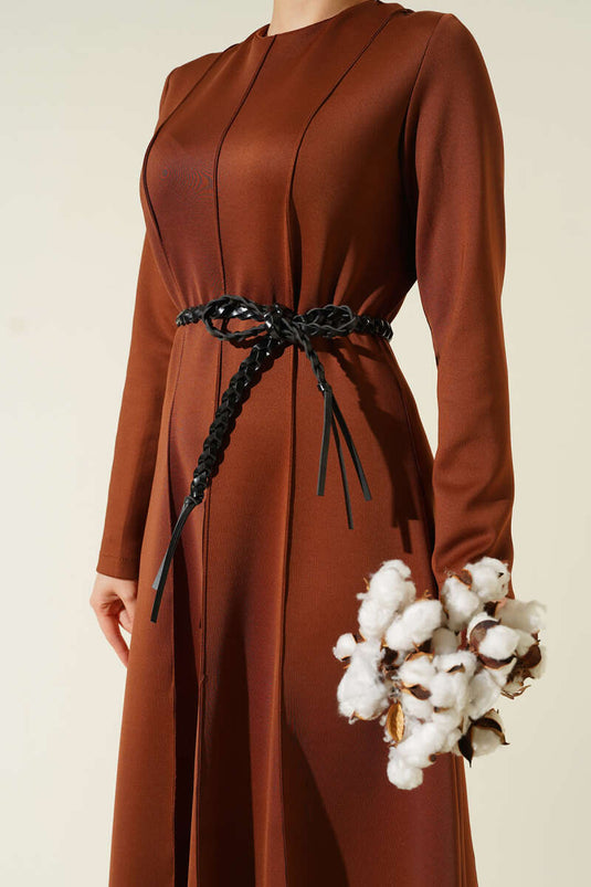 Robe ceinturée en cuir de plongée marron