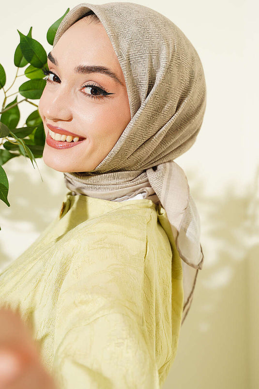 Şerit Çizgili Desenli Eşarp Nefti