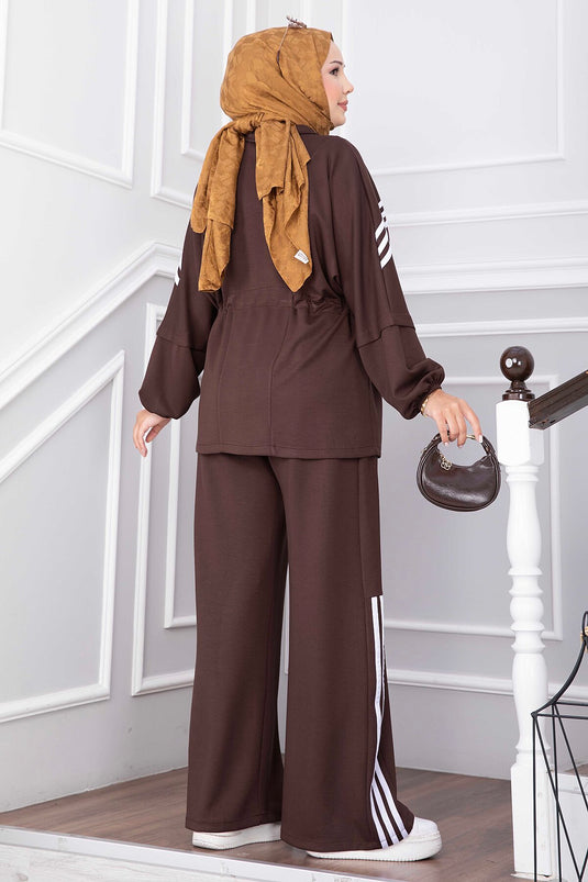 Conjunto Deportivo Con Cremallera Y Rayas En Café
