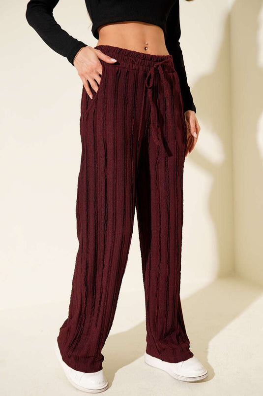 Pantalon rayé à volants et taille élastiquée, bordeaux