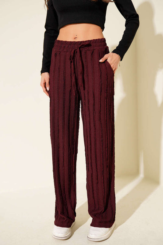 Pantalon rayé à volants et taille élastiquée, bordeaux