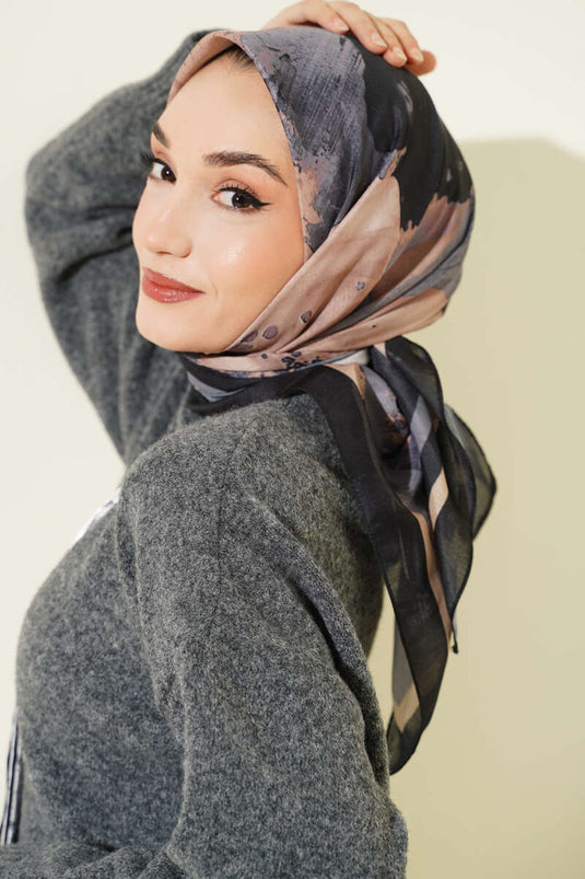 Striped Gradient Pattern Detail Scarf Black Camel