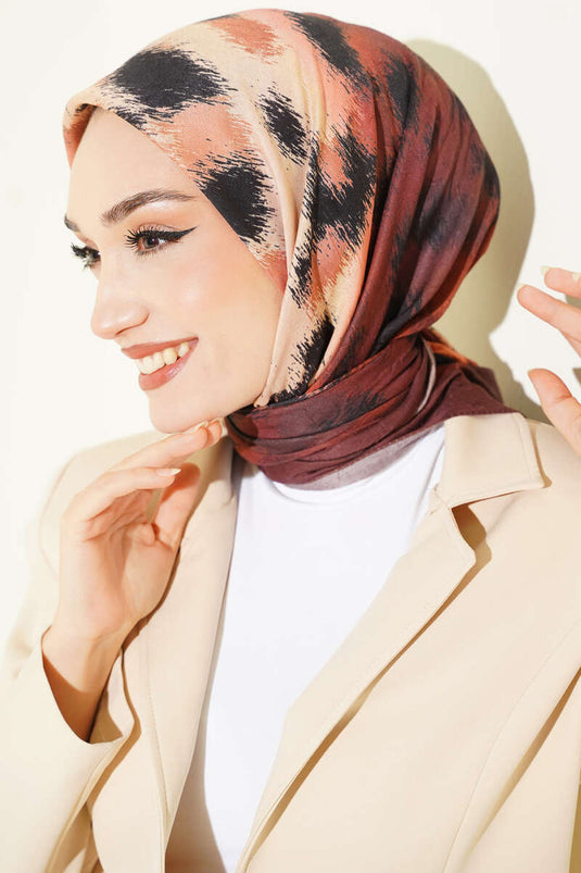 وشاح من البامبو بنقشة مخططة بلون الكستناء