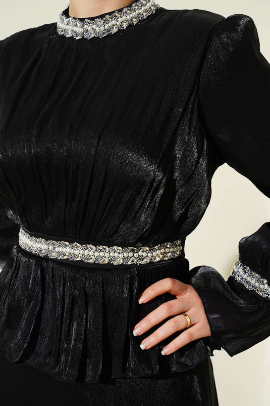Robe de soirée noire ornée de pierres en bande