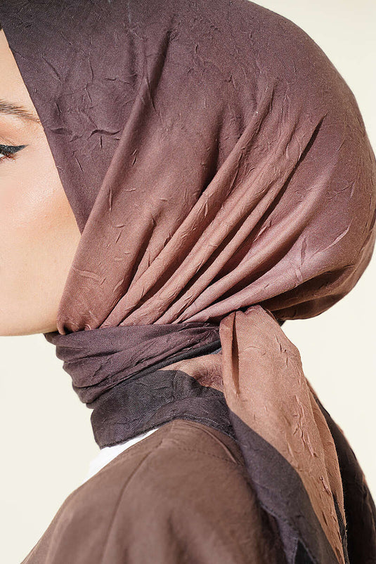 وشاح بامبو مخطط بلون القهوة المرّة
